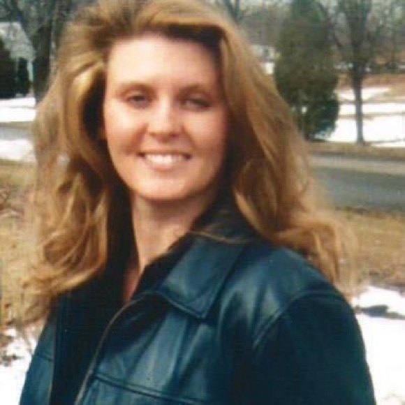 Meet your Posher, Theresa - Picture 1 of 2